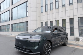 鸿蒙智行 问界M9 2025款 增程 Max版 52kWh 5座版 (192线激光雷达）
