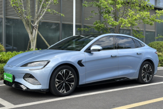 比亚迪 海豹 2022款 550km 标准续航后驱版尊贵型