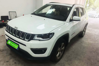 Jeep 指南者 2019款 220T 自动家享版