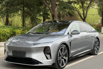 蔚来ET9 2025款 102kWh 签名版