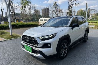 丰田 RAV4荣放 2023款 2.0L CVT四驱探险Plus版