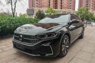 大众 帕萨特 2022款 330TSI 星空豪华版