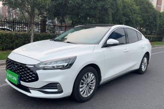 福特 福克斯 2021款 三厢 EcoBoost 180 自动锋潮型