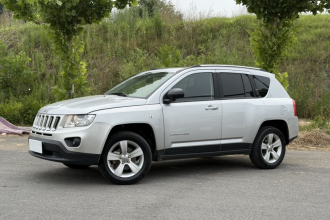 Jeep 指南者(进口) 2011款 2.4L 四驱运动版