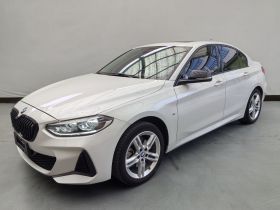 宝马1系 2022款 120i M运动曜夜版