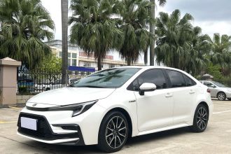 丰田 雷凌 2023款 智能电混双擎 1.8L 运动版