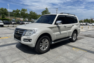三菱 帕杰罗（平行进口） 