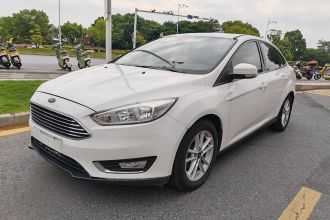 福特 福克斯 2018款 三厢经典 1.6L 自动风尚型智行版