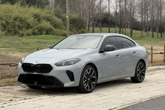 宝马2系 2025款 225L M运动曜夜套装