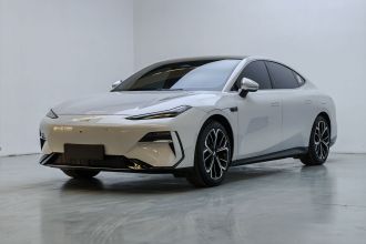 吉利银河 银河E8 2025款 700km 远航智驾版