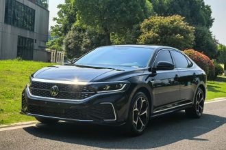大众 帕萨特 2026款 出众款 380TSI 星空龙腾版