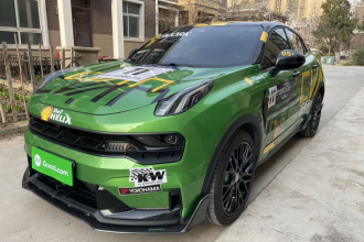 领克05 2022款 05+ 2.0TD 自动性能套装