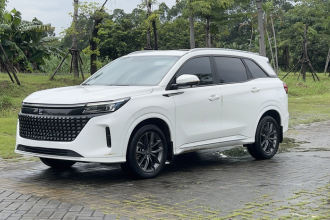 蓝电E5 2023款 1.5L DE-i 100KM畅享型 7座