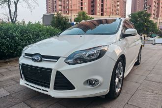福特 福克斯 2012款 两厢 2.0L 自动豪华运动型
