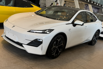 深蓝汽车 深蓝SL03 2025款 增程运动型