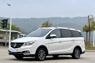 宝骏730 2021款 1.5L 手动时尚型 7座