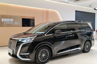 腾势D9 2022款 EV 600 四驱尊荣型