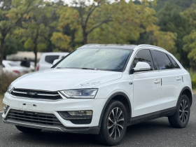 众泰SR7 2017款 1.5T CVT魔方之路版