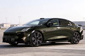 领克10 EM-P 2025款 240四驱Ultra运动版