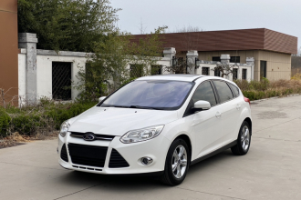 福特 福克斯 2012款 两厢 1.6L 手动风尚型