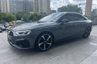 奥迪A4L 2022款 45 TFSI quattro 臻选动感型