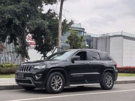 Jeep 大切诺基(进口) 2015款 3.0L 精英导航版