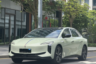 红旗EH7 2025款 690 智选版