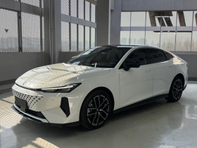 长安UNI-V 智电iDD 2024款 蓝鲸智电iDD 136km 智尊型