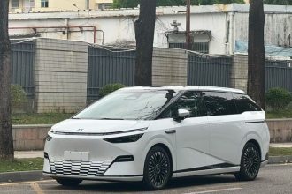 小鹏X9 2025款 纯电 740超长续航 Max