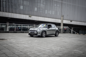 MINI 2022款 改款 2.0T COOPER S 经典派 五门版