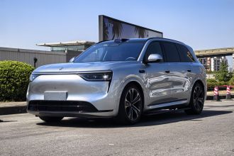 鸿蒙智行 问界M8 2025款 增程 Ultra版 53.4kWh 5座版 (192线激光雷达）