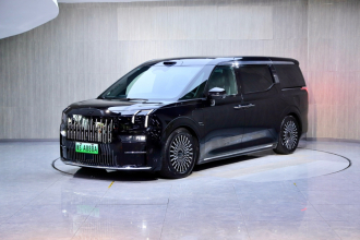 极氪009 2024款 七座过道版四驱 108kWh