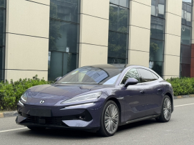 腾势Z9 2024款 1100km 四驱Ultra版