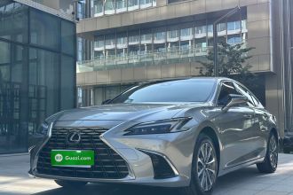 雷克萨斯ES 2025款 200 臻享版