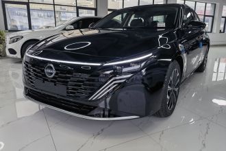 日产 天籁 2026款 鸿蒙座舱 2.0L 智能超舒适版