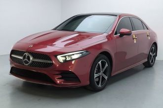 奔驰A级 2022款 改款三 A 200 L 运动轿车时尚型