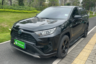 丰田 RAV4荣放 2022款 双擎 2.5L E-CVT四驱精英Plus版