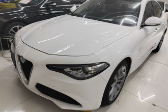 阿尔法·罗密欧 Giulia朱丽叶 2017款 2.0T 200HP 豪华版