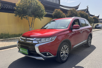 三菱 欧蓝德 2016款 2.4L 四驱豪华版 7座