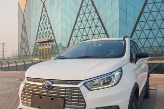 比亚迪 元新能源 2019款 EV360 智联领尚型