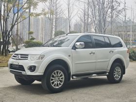 三菱 帕杰罗·劲畅 2013款 3.0L 自动四驱行政版