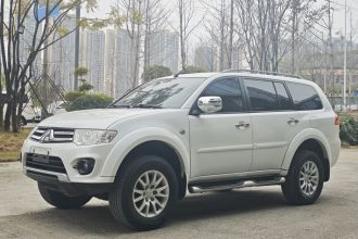 三菱 帕杰罗·劲畅 2013款 3.0L 自动四驱行政版