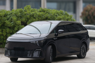 小鹏X9 2025款 纯电 740超长续航 Max