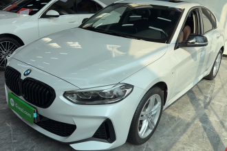 宝马1系 2023款 120i M运动曜夜版