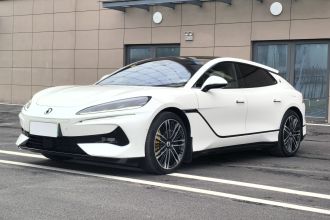 腾势Z9GT 2024款 1100四驱Ultra版