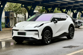 极氪X 2023款 后驱ME版 5座