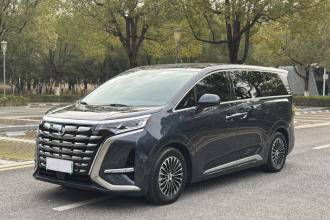 腾势D9 2022款 DM-i 970 四驱尊荣型