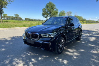 宝马X5 2022款 改款 xDrive 30Li 尊享型M运动套装