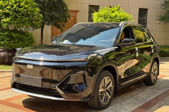吉利银河 银河星舰7 EM-i 2025款 120km 启航+版