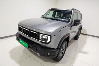 北京越野 北京BJ40 2024款 2.0T 全新城市猎人版 至尊型